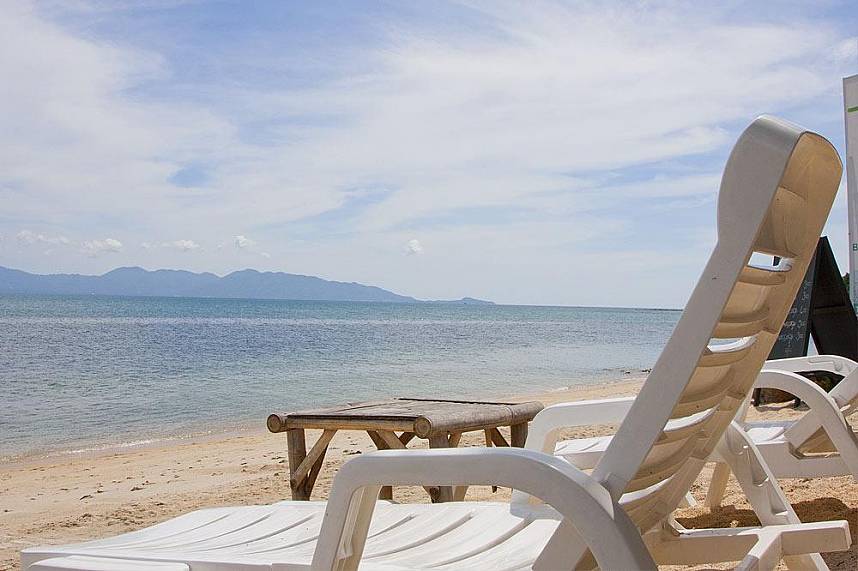 Lay during your Samui holiday in a beach chair at Bang Por Beach 