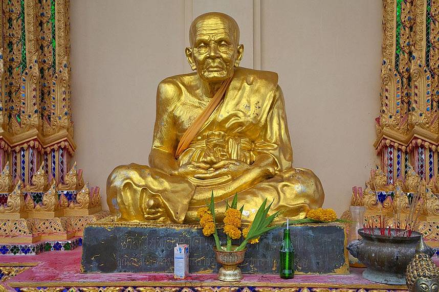 Statue of a holy monk at Suwannaram Temple (Wat Plai Laem) Koh Samui