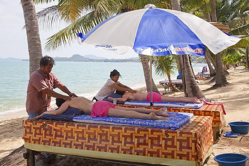 enjoy a magnificent Thai massage at Koh Samui Maenam Beach