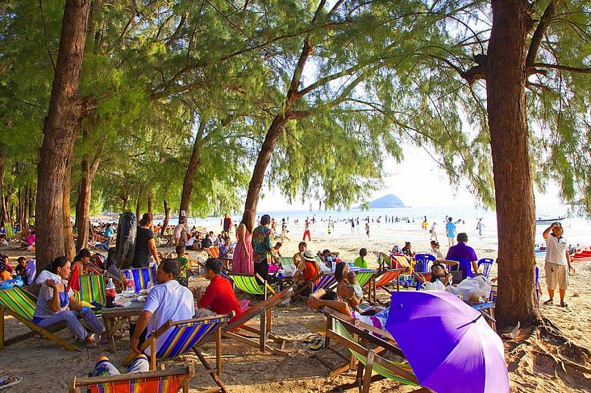 Nang Rum Beach is popular for Thais and foreigners alike