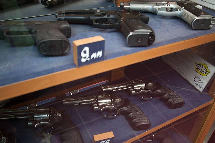 Choose the ideal gun for a shootout at Pattaya Park Shooting and Adventure while on Pattaya vacation 