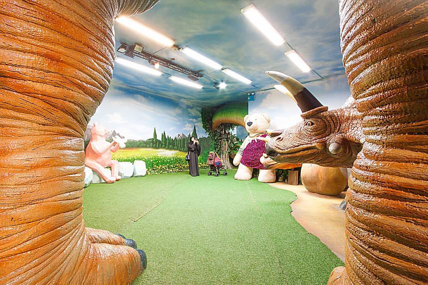 Teddy Bear Museum Pattaya shows some terrific dinosaurs 