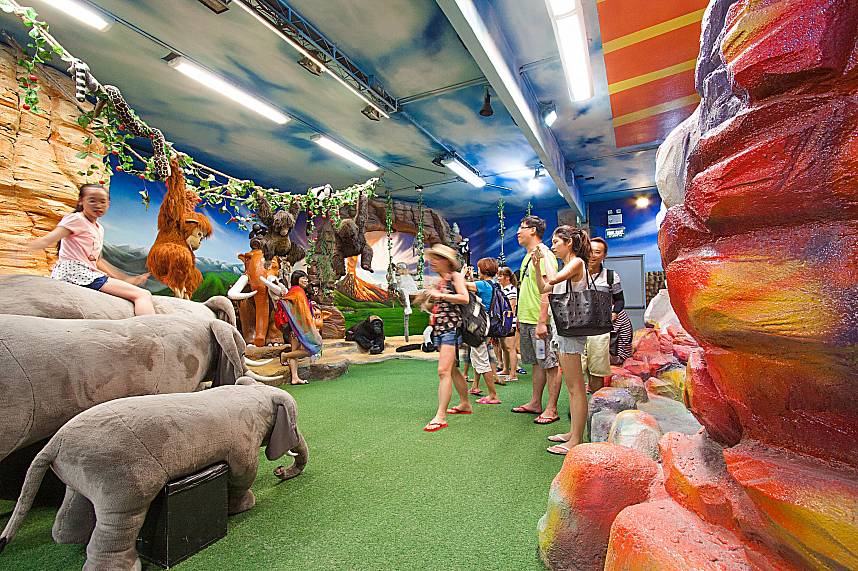 the Pattaya Teddy Bear Museum is a great Pattaya family attraction 