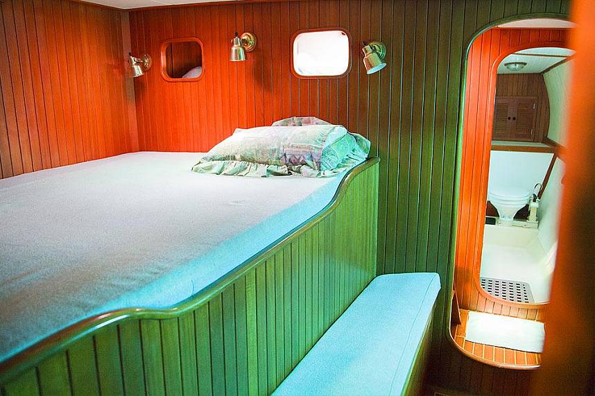 Spend a night in your comfortable cabin at Manora Catamara Pattaya