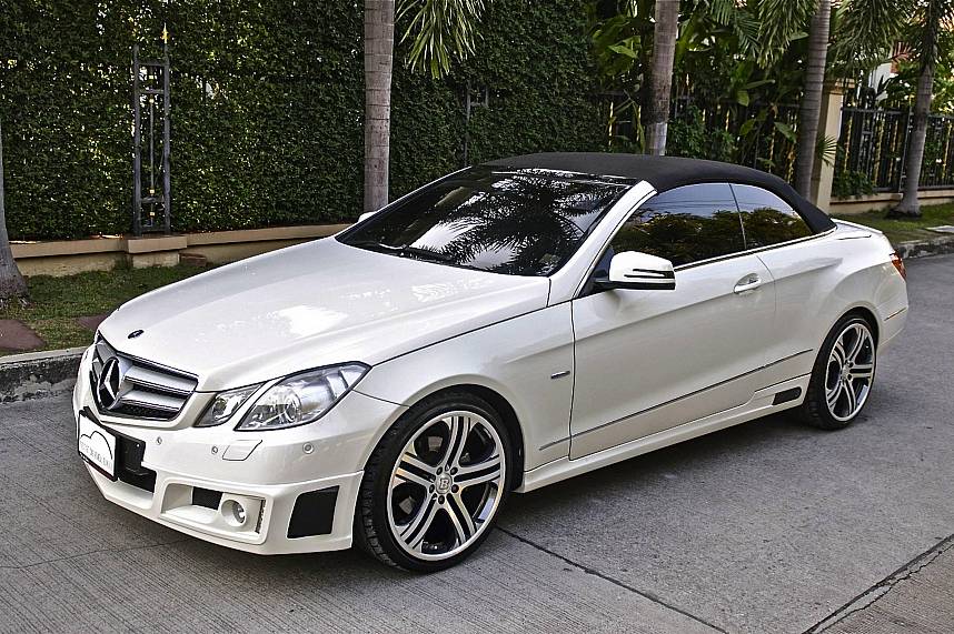 Prestige Car Rental Bangkok Pattaya has a wide range of luxury cars as this Mercedes 