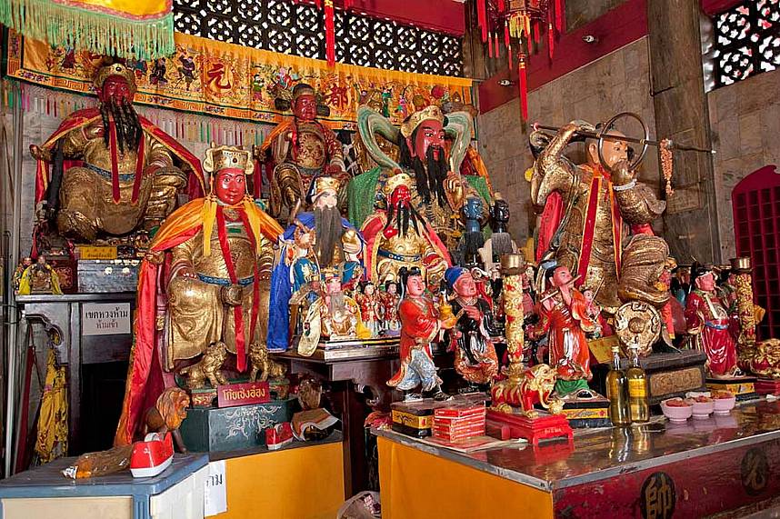 Do not miss a visit of a Chinese Temple in Phuket with the many Chinese statues