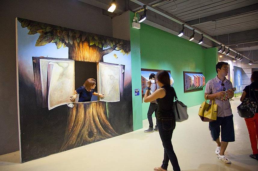 Painting at Pattaya Art in Paradise Exhibition