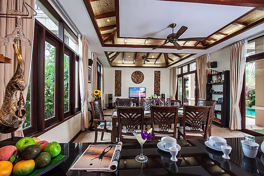 The overall picture from the dining room to the living room of Chaweng Sunrise Villa 2
