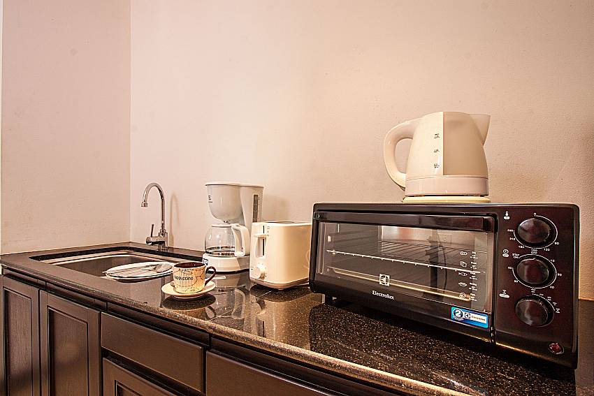 Microwave and toaster of Niranon villa 21