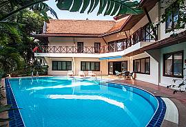 Baan Wat |  5 Schlafzimmer Thaistil Villa mit privatem Pool in Naklua Pattaya
