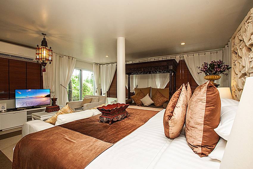 Large bedroom with TV of Ruean Jai B (Third)