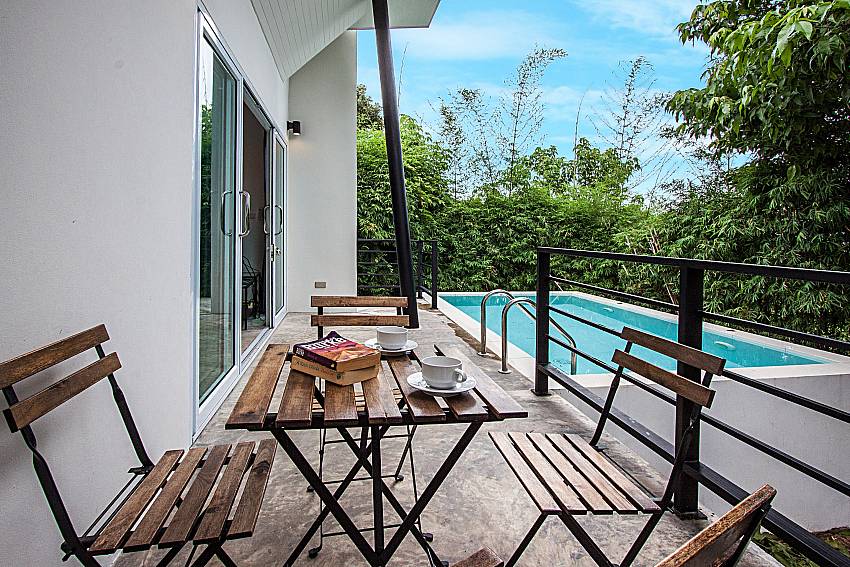 Table outside near the swimming pool of Chaweng Design villa No.3
