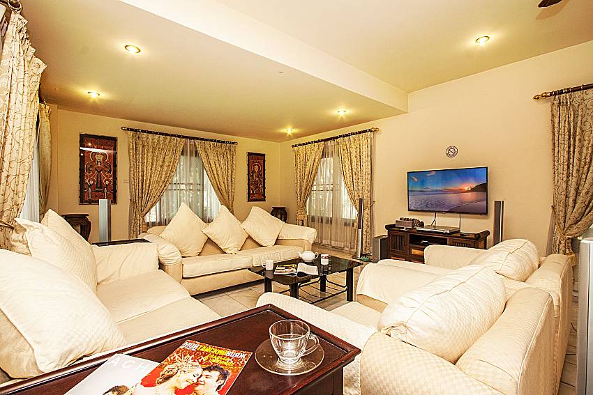 Comfortable Living Room Of Baan Wat