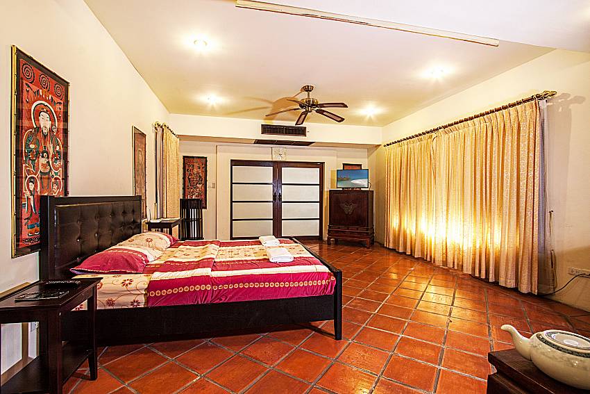 First bedroom Of Baan Wat