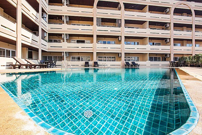 Large pool of Sirinda Residence No.28