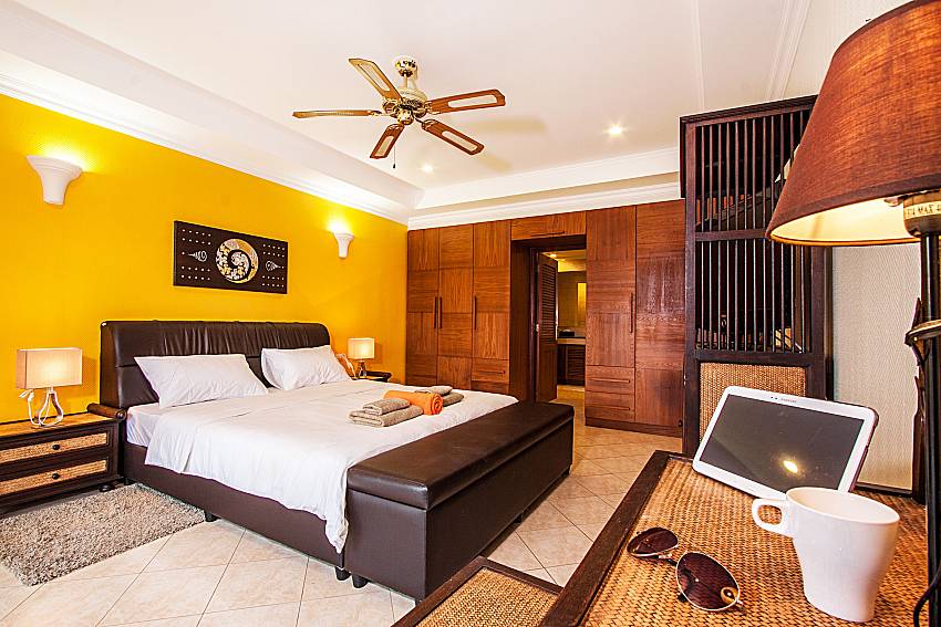 The master bedroom is decorated with beautiful color of Sirinda Residence No.25
