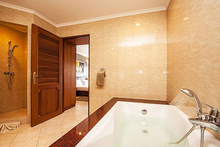 Bathroom with Jacuzzi tub of Sirinda Residence No.24