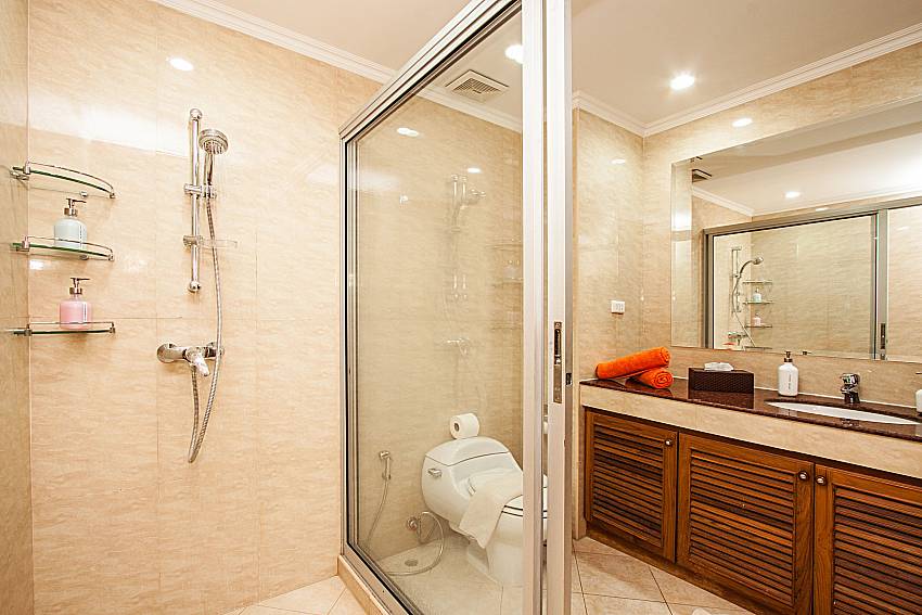 Shower room with toilet of Sirinda Residence No.52