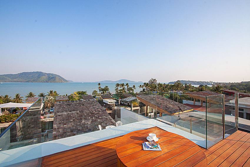 Balcony with sea view Un-Chan Villa in Phuket 