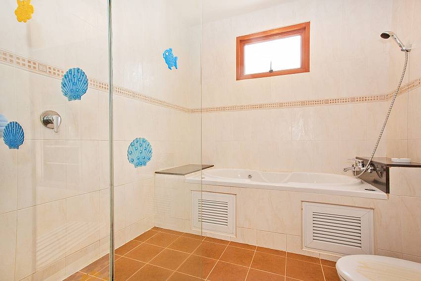 Master En Suite Bathroom-Loch Palm Villa A_shared pool villa_Kathu_Patong_Phuket_Thailand