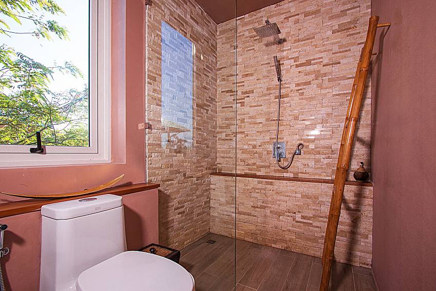 Bathroom with shower Villa Choeng Mon in Koh Samui