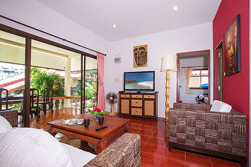 Living room with TV Happiness Villa B in Samui