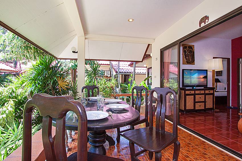 Balcony with seat and table Happiness Villa B in Samui