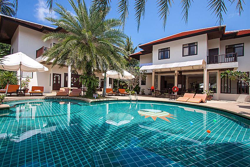 Swimming pool and property Maprow Palm Villa No. 7 in Samui