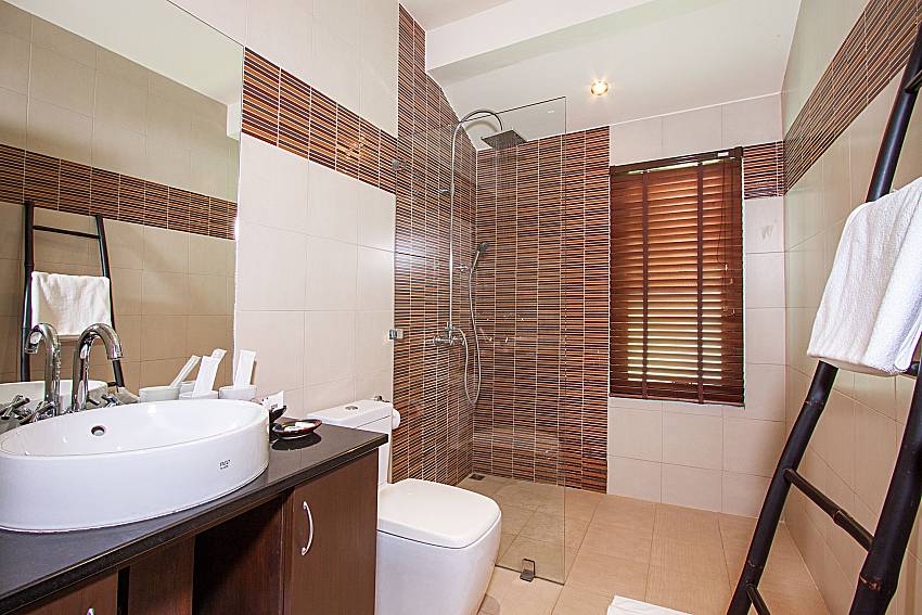Bathroom with shower Blossom Dew Villa A in Samui