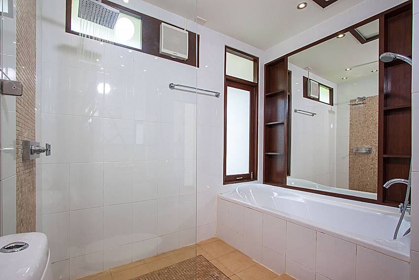 Bathroom with shower Blossom Dew Villa C in Samui