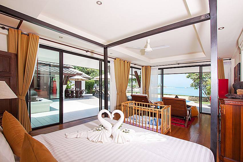 Bedroom with sea view Blossom Dew Villa E in Samui 