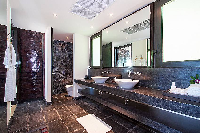 Bathroom with shower Nikki Beach Resort in Samui