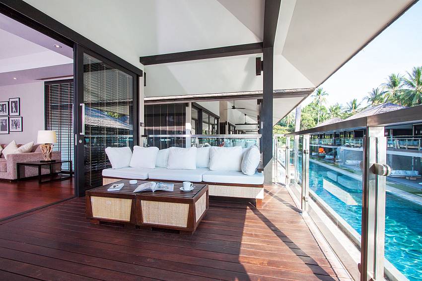 Balcony with sofa Nikki Beach Resort - Ocean View Penthouse Suite 1 in Samui
