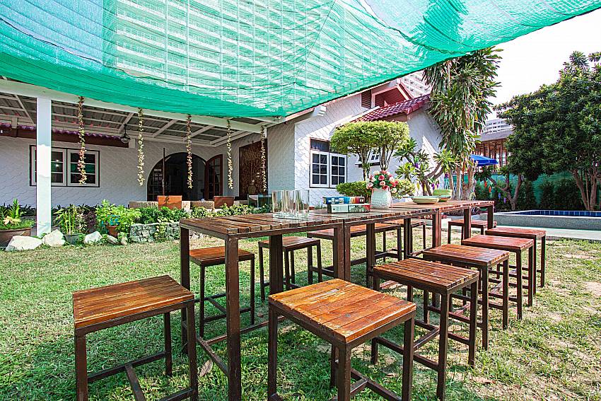 Seat and table Villa Nobility Jomtien Beach in Pattaya