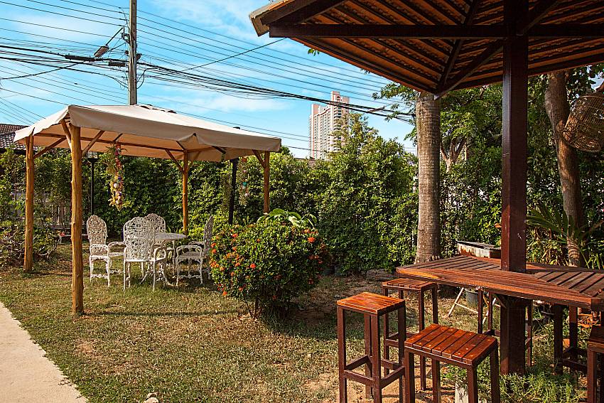 Pavilion in garden Villa Nobility Jomtien Beach in Pattaya