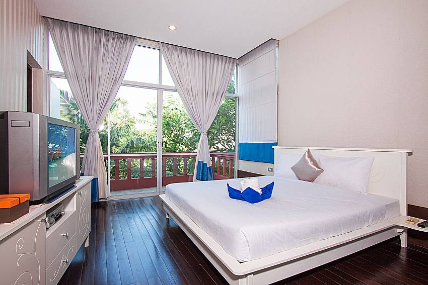 Bedroom with TV Baan Mork Nakara B in East Pattaya