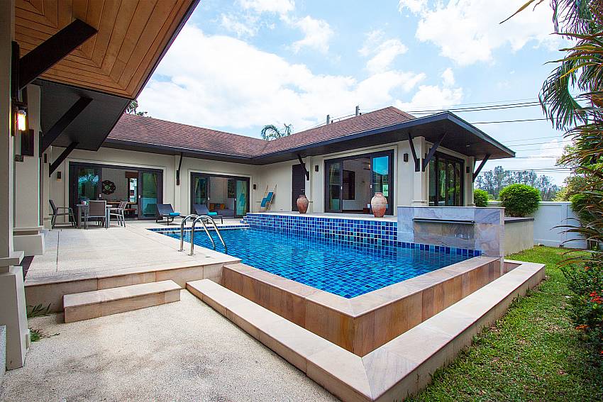 Swimming pool and property Villa Rachana in Phuket