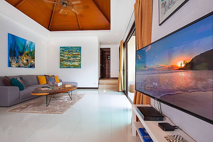 Living room with TV Villa Rachana in Phuket