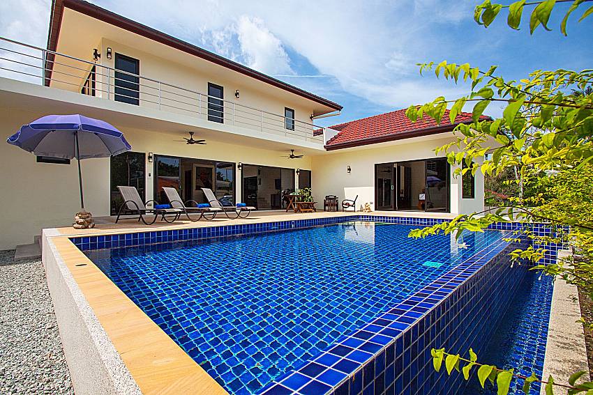 Swimming pool and property Villa Tallandia in Rawai Phuket