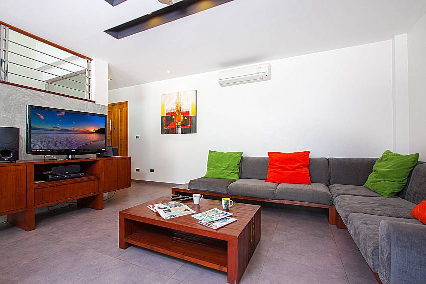 Living room with TV Villa Elina in Phuket