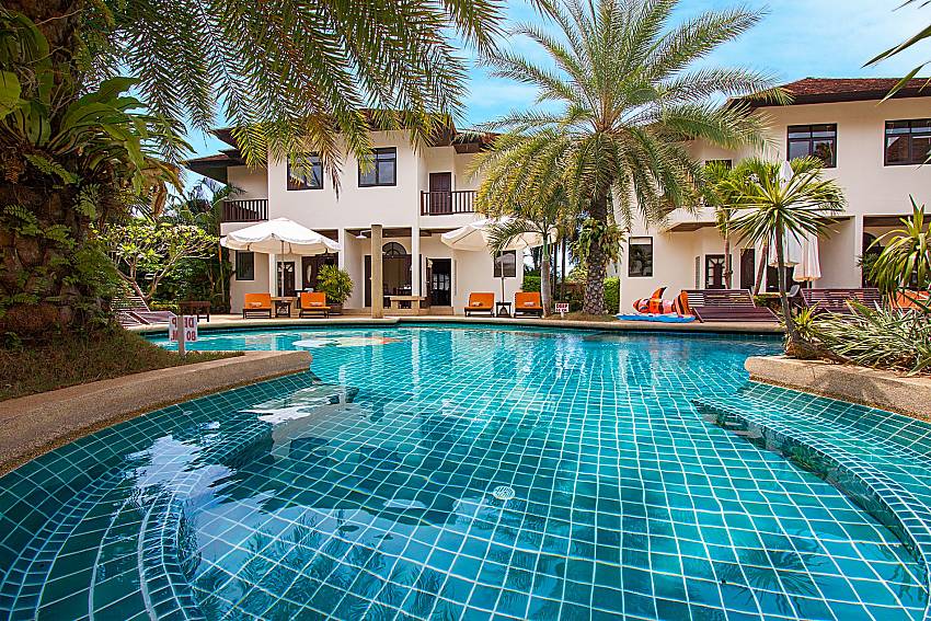 Swimming pool and property Maprow Palm Villa No. 9 in Samui
