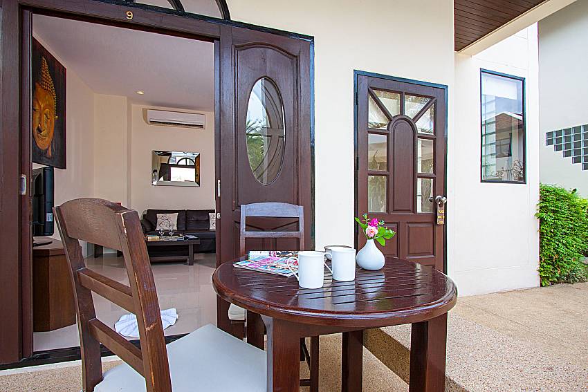 Seat and table Maprow Palm Villa No. 9 in Samui
