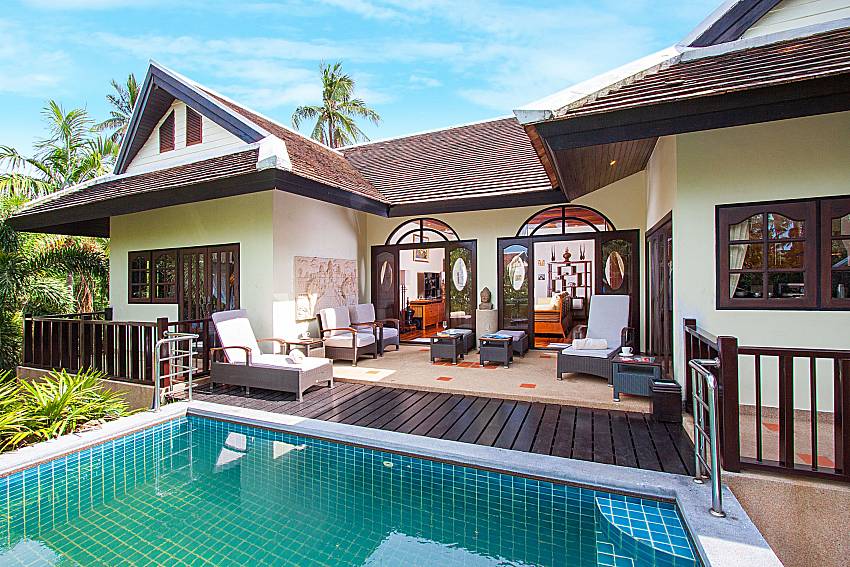 Swimming pool and property Maprow Palm Villa 301 in Samui