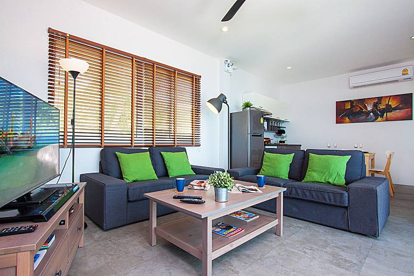 Living room with TV Interstellar Beachfront Villa B in Samui