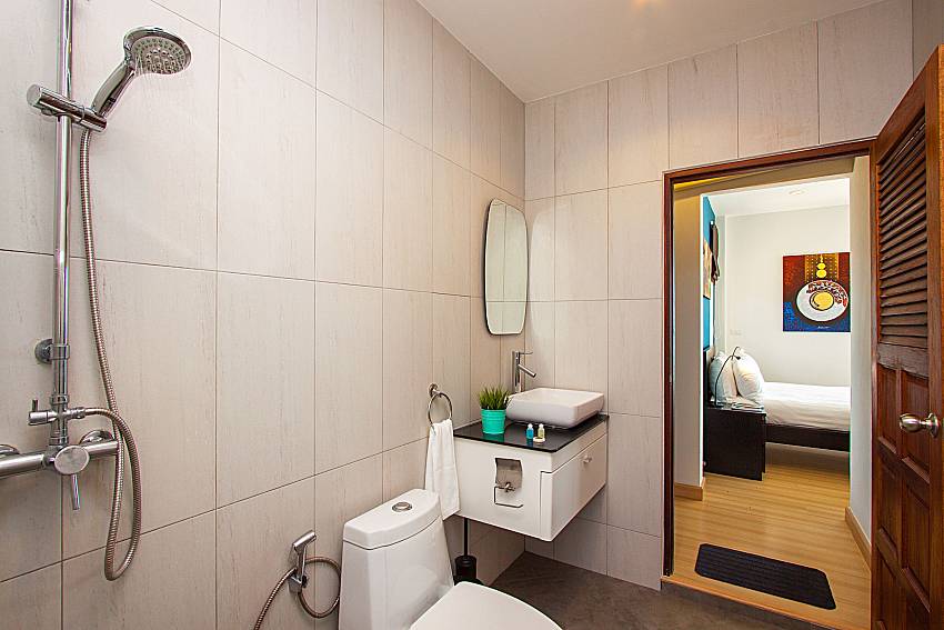 Bathroom with shower Interstellar Beachfront Villa B in Samui