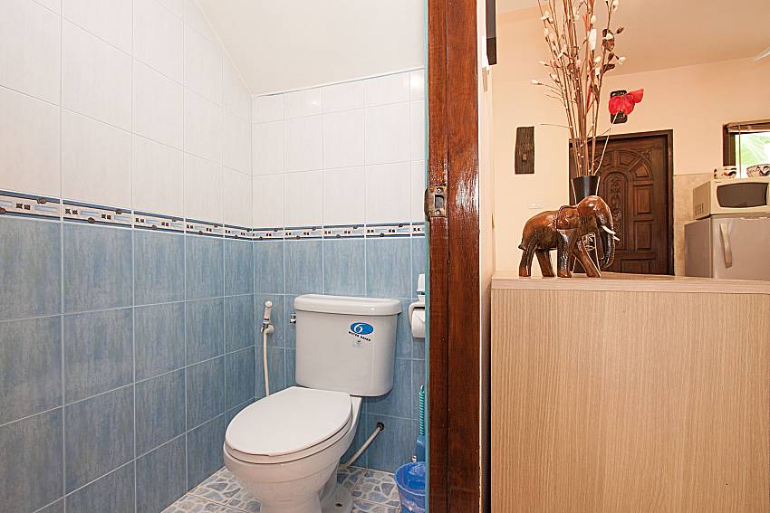 Bathroom Wan Hyud Villa No.201 at Chaweng in Samui