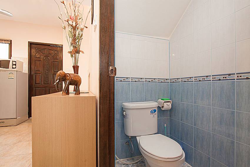 Toilet Wan Hyud Villa No.204 at Chaweng in Samui