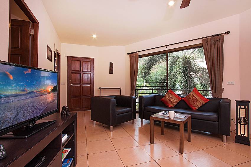 Living room with TV Wan Hyud Villa No.103 at Chaweng in Samui