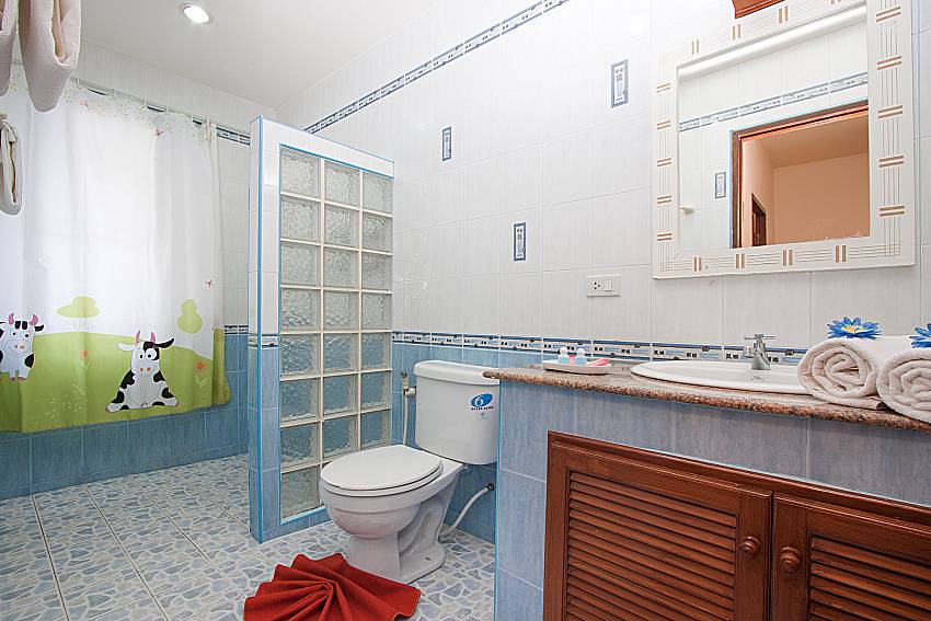 Bathroom Wan Hyud Villa No.202 at Chaweng in Samui