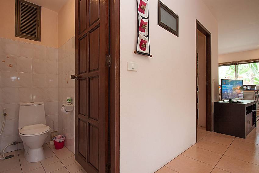 Toilet Wan Hyud Villa No.101 at Chaweng in Samui